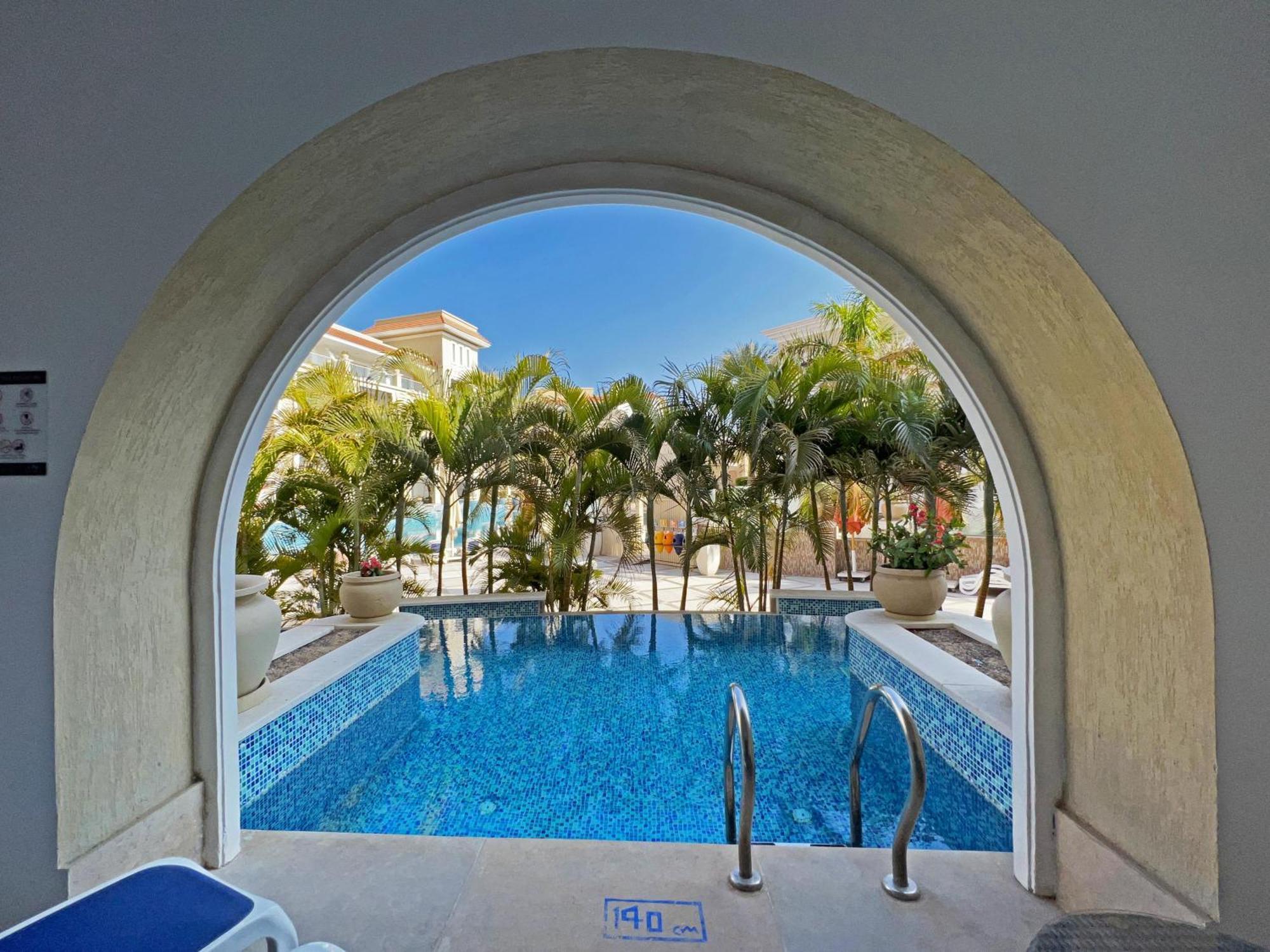 Kaisol Romance Resort Sahl Hasheesh - Adults Only Hurghada Luaran gambar A view of the pool at the Iberostar Grand Hotel Bávaro