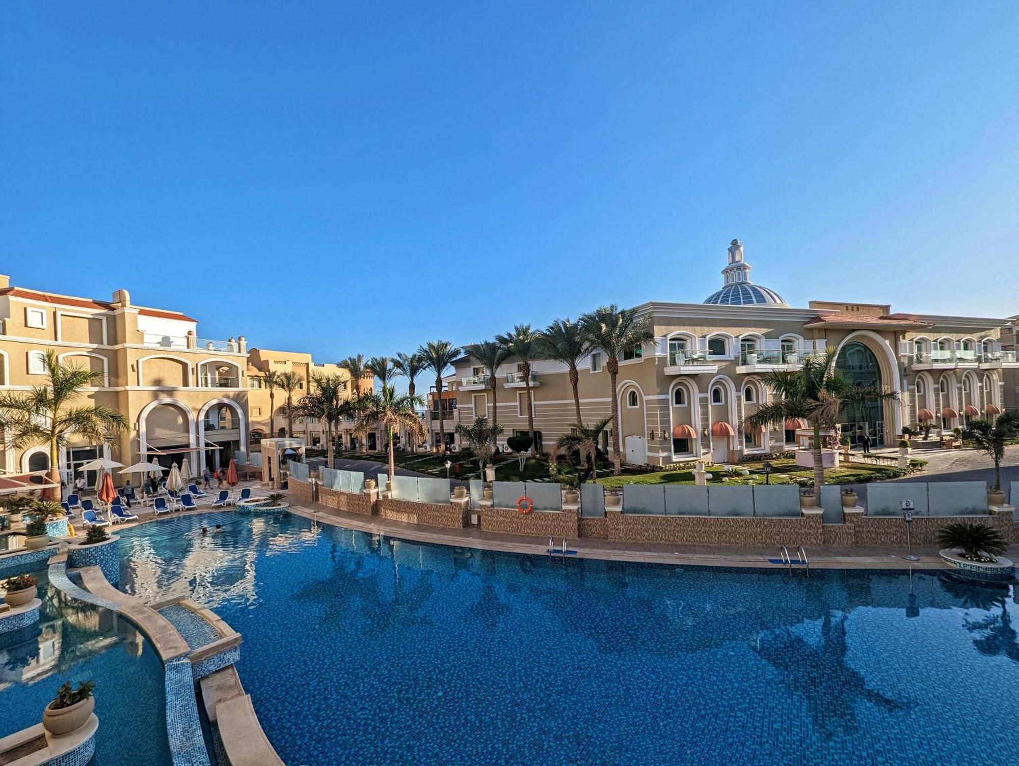 Kaisol Romance Resort Sahl Hasheesh - Adults Only Hurghada Luaran gambar The resort's main pool